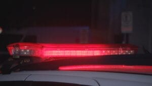 Homem agredido a golpes de terçado por fazer xixi em frente a residência