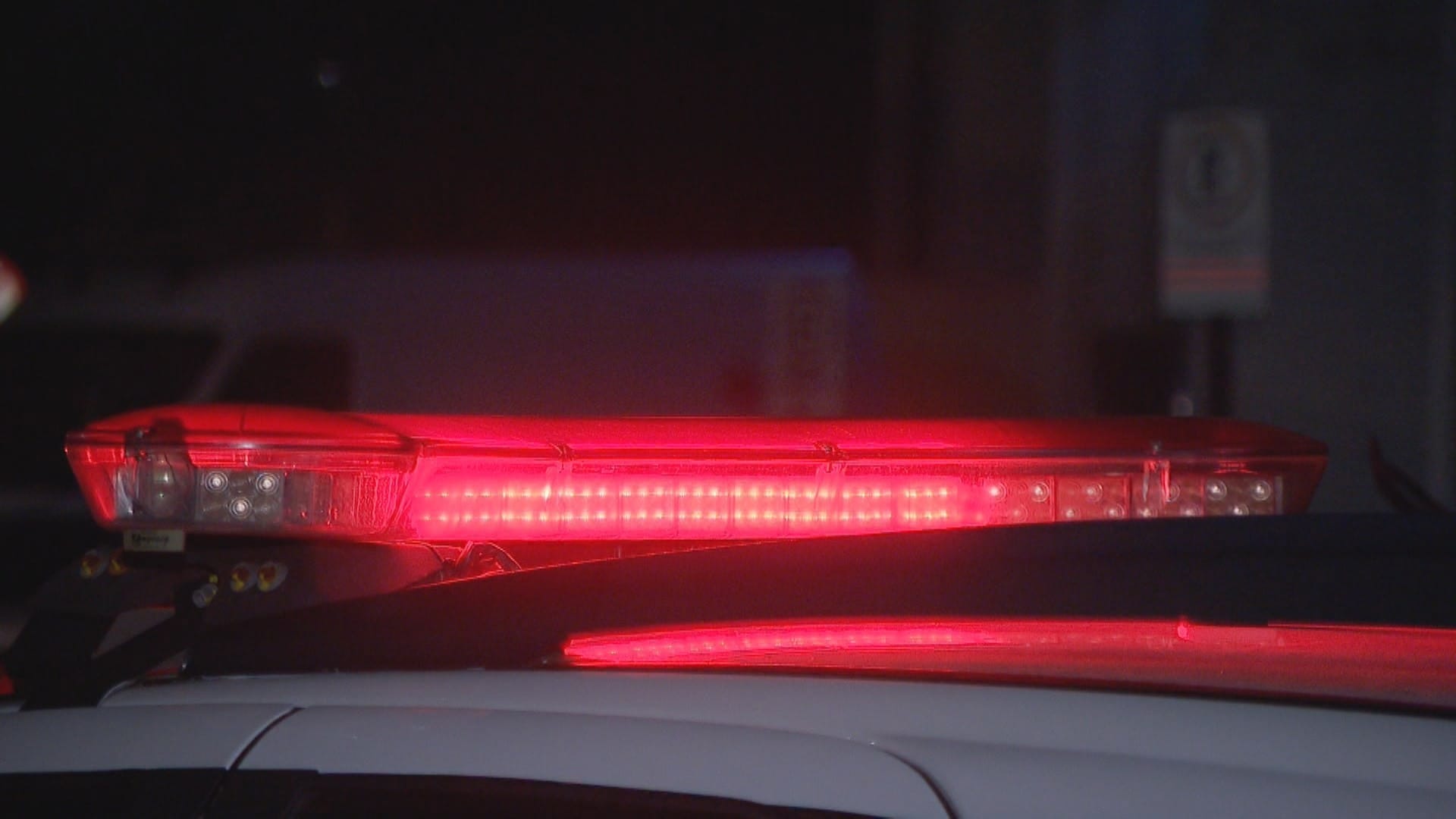 Homem agredido a golpes de terçado por fazer xixi em frente a residência