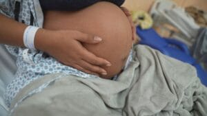 Redução de 40%: Gravidez na adolescência em Santarém entre 2023 e 2025