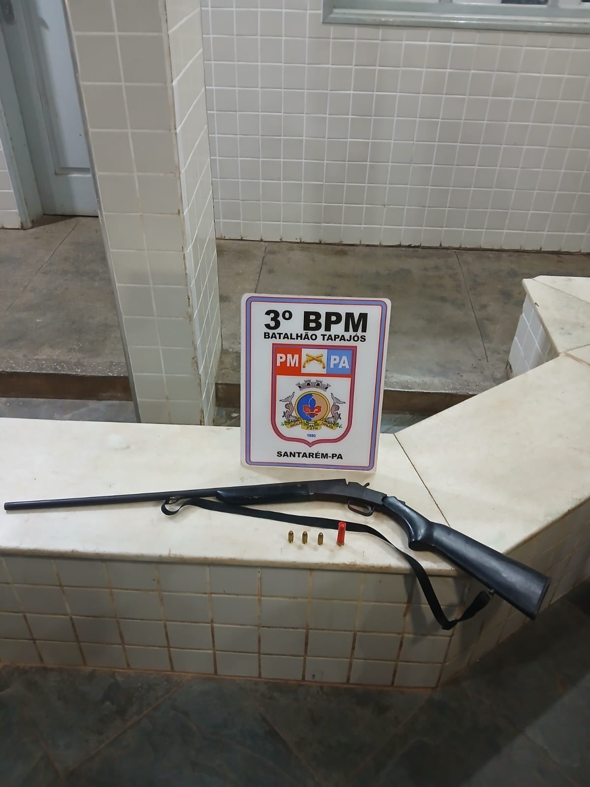 Prisão por posse ilegal de arma de fogo em Santarém