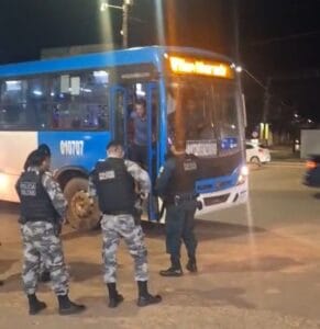 Homem preso após tentativa de assalto a ônibus em Santarém